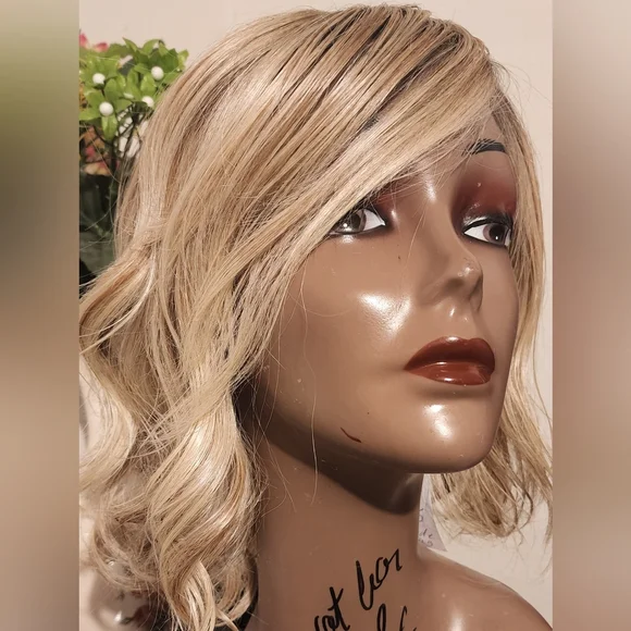 Raquel Welch Ombre Blonde Wavy Lace Wig - Picture 3 of 5